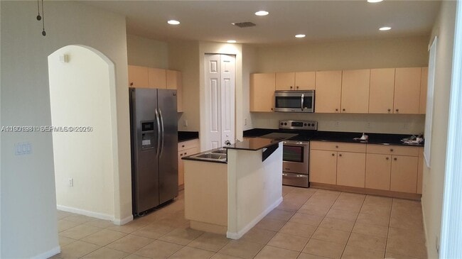 Building Photo - 2853 SW 85th Ave