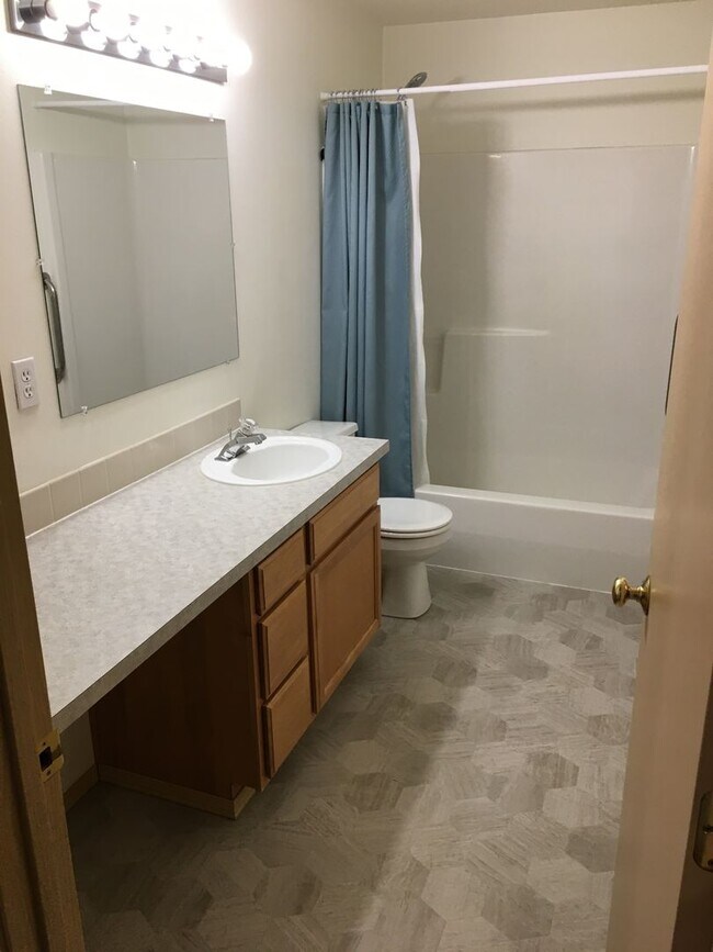 Building Photo - 1050 S Westcliff Pl