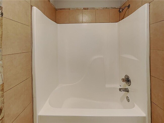 Building Photo - 6114 Green Acres Dr SW