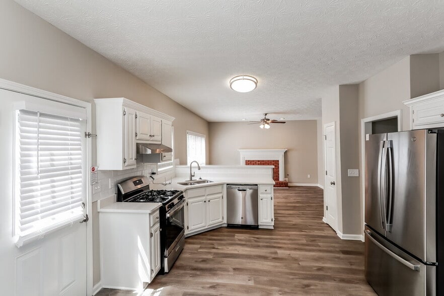 Building Photo - 1307 Highfield Dr NE
