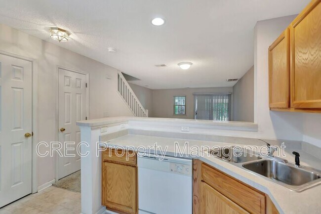 Building Photo - 8114 Shadow Oak Dr