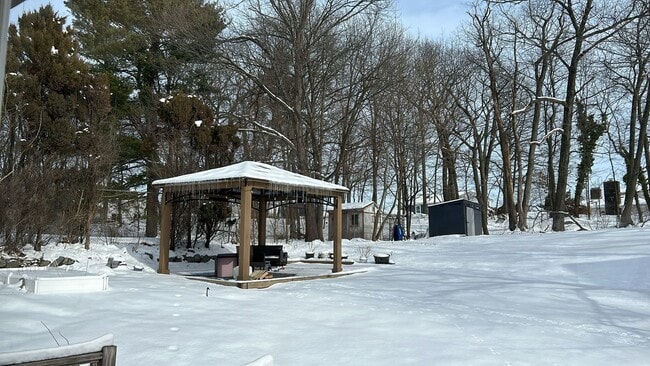 Building Photo - House for Rent in Stoneham!