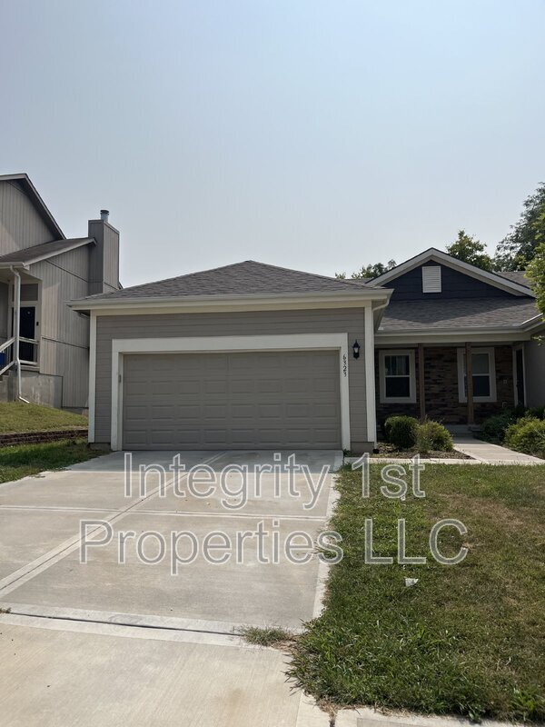 Building Photo - 6323 NE 44th St
