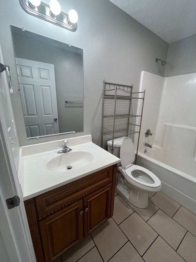 Building Photo - 1430 Avery Ln