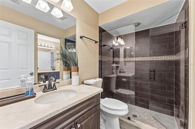 Building Photo - 6513 Thoroughbred Loop