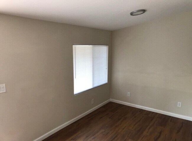 Building Photo - 5404 Rockwell Dr