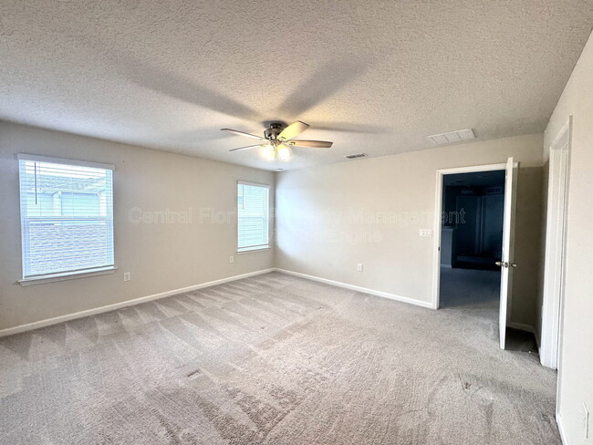 Building Photo - 5945 Glory Bower Dr