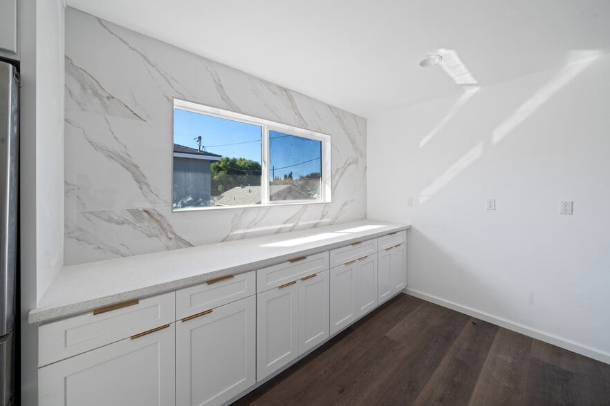 Building Photo - 6733 Lanto St