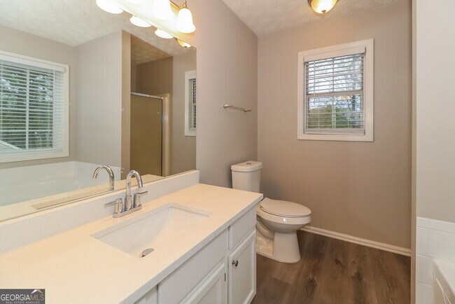 Building Photo - 4022 Paloverde Dr