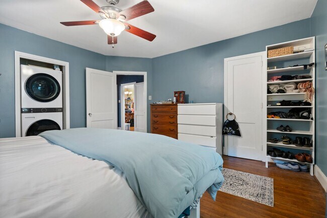 Building Photo - Charming Bungalow in Sunset Hills Neighborhood