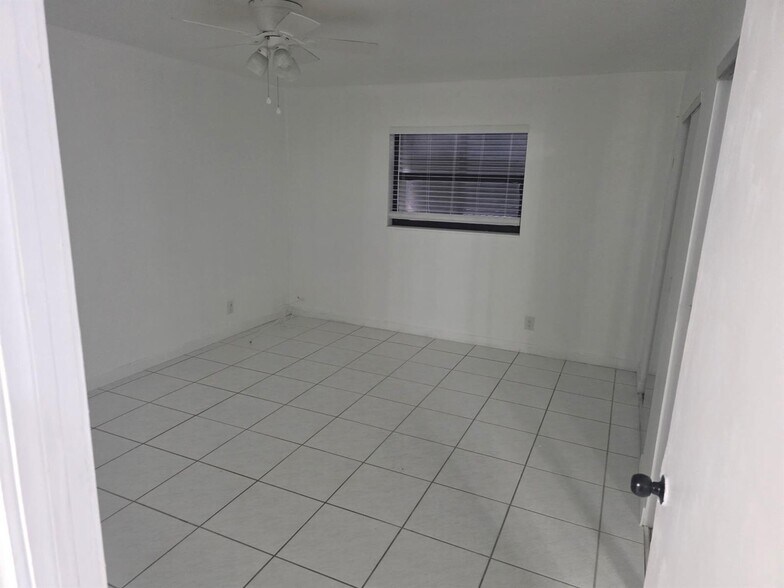 Building Photo - 4443 Vicliff Rd