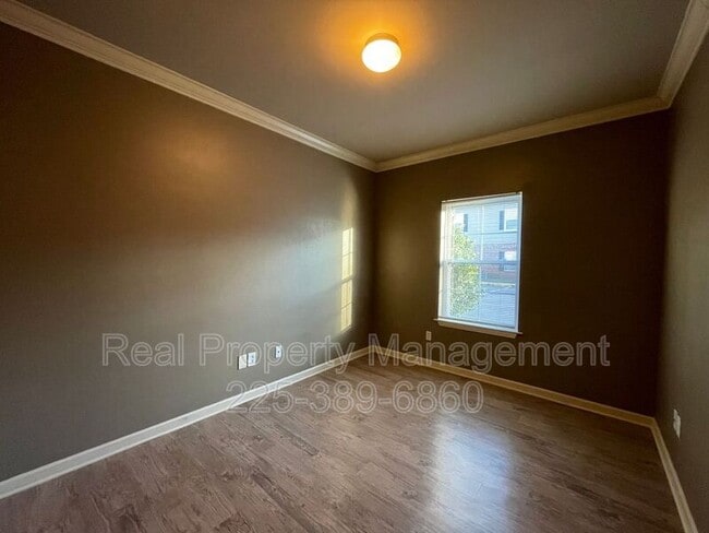 Building Photo - 31855 LA-16