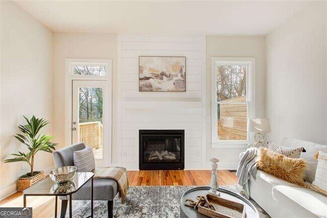 Building Photo - 1240 Oakland Terrace SW