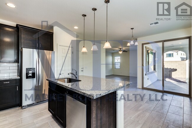 Building Photo - 3 Bed/2.5 Bath House in Gilbert! JOIN THE ...