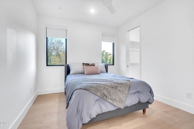 Building Photo - 810 Culpepper Ln