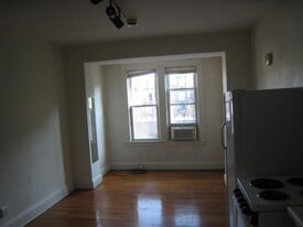 Building Photo - 70 Strathmore Rd