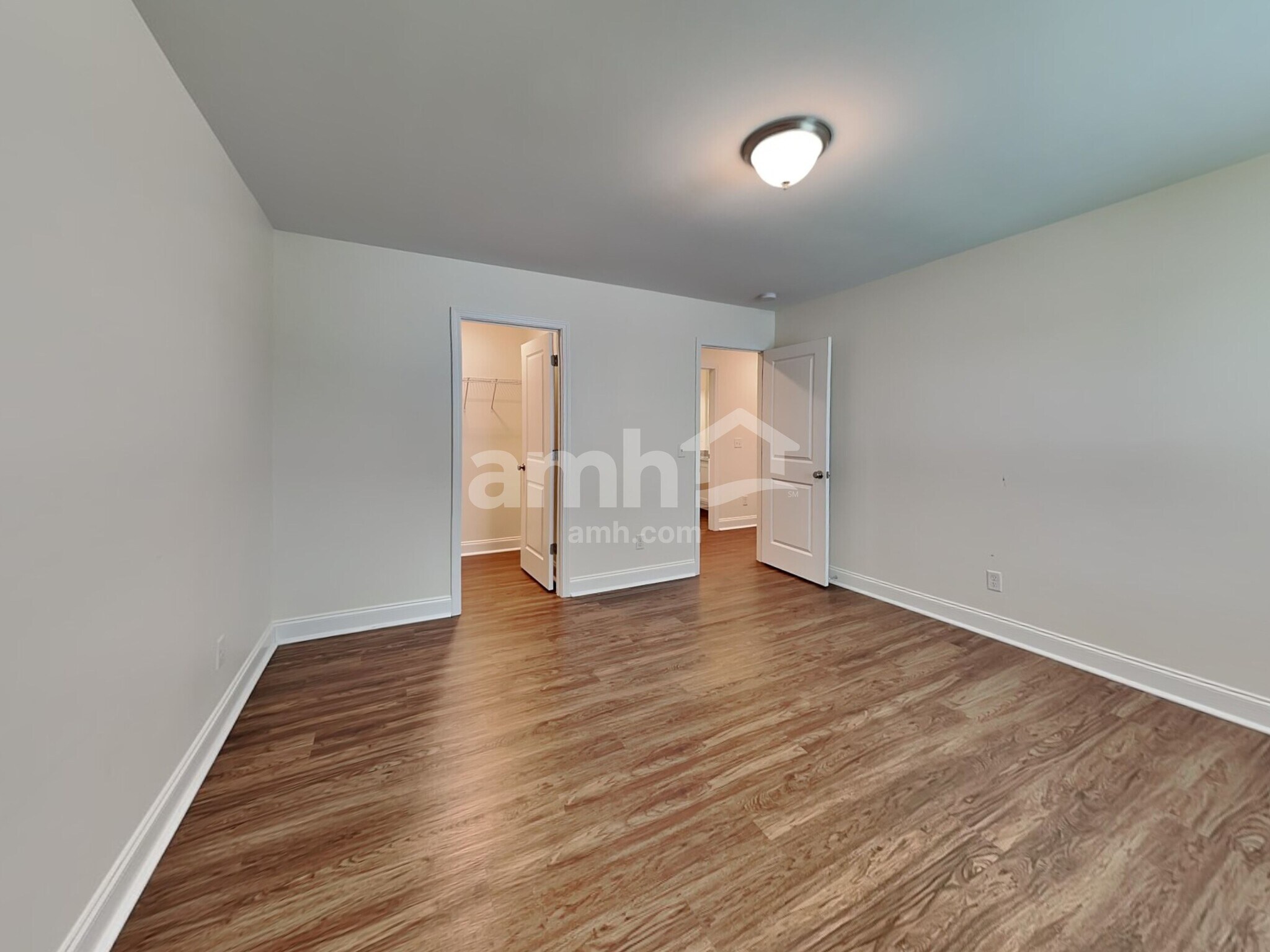 Building Photo - 210 Parkside Blvd