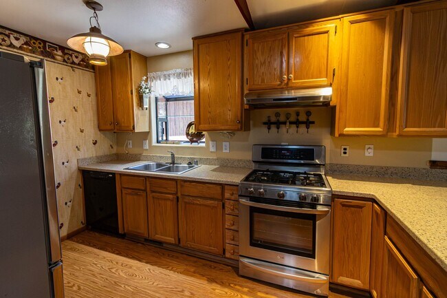 Building Photo - Sugarloaf Cutie