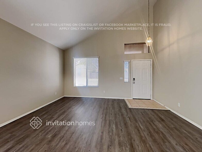 Building Photo - 3909 N 103rd Dr