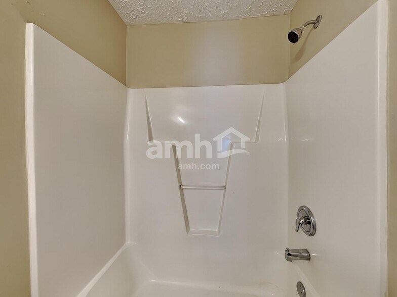 Building Photo - 7019 Beaverwood Dr