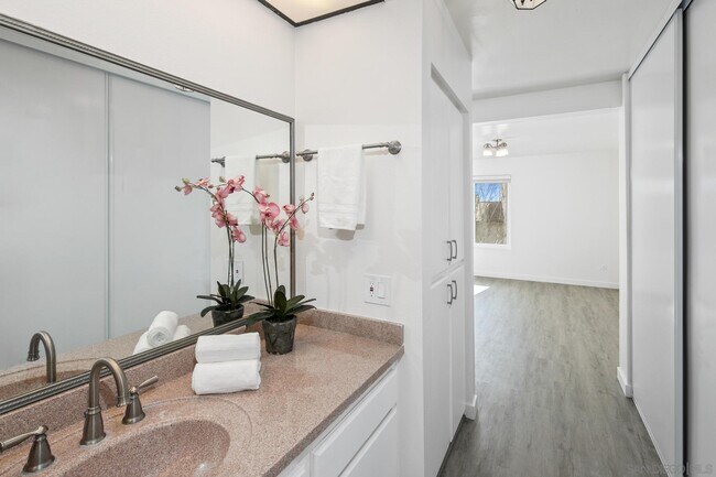 Building Photo - 6877 Caminito Mundo