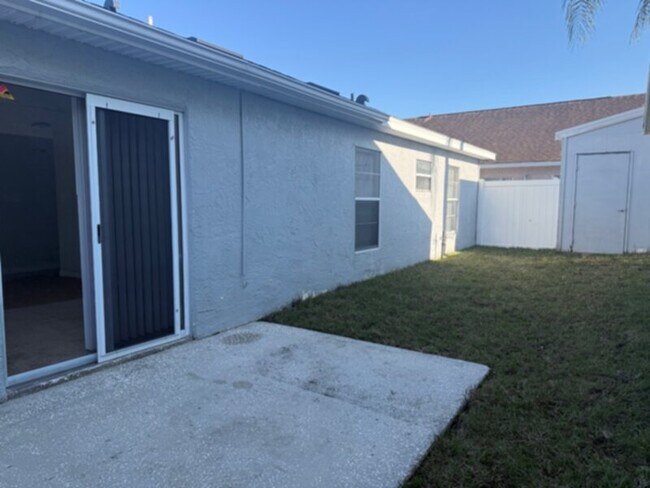 Building Photo - Winter Springs 3 Bedroom, 2 Bath w/ Commun...