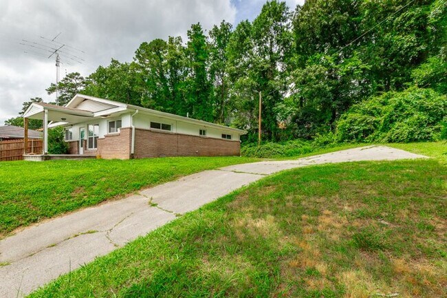 Building Photo - 719 Mcgowan Rd