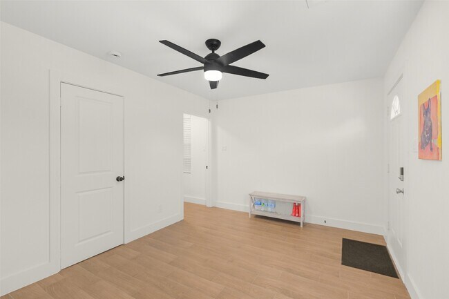 Building Photo - 402 Fenn St