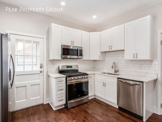 Building Photo - 504 S Lazelle St