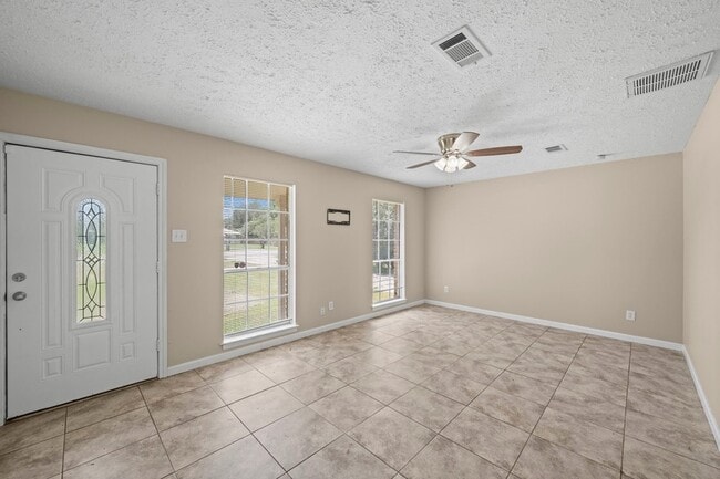 Building Photo - 2304 Cedar Bayou Rd