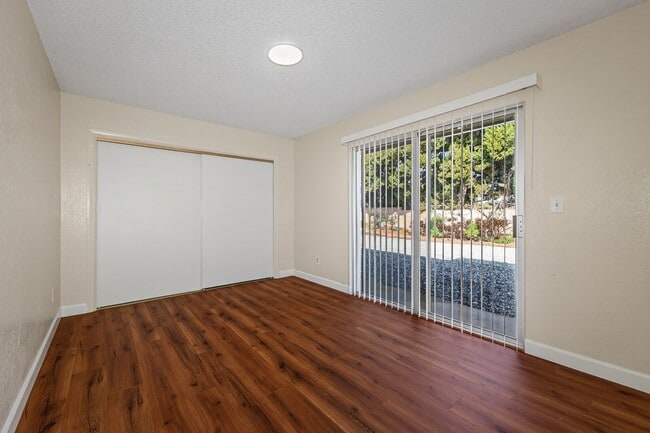 Building Photo - Spacious Updated Single Story - Walk to LLUMC