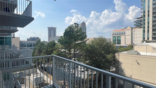 Building Photo - 250 Pharr Rd NE