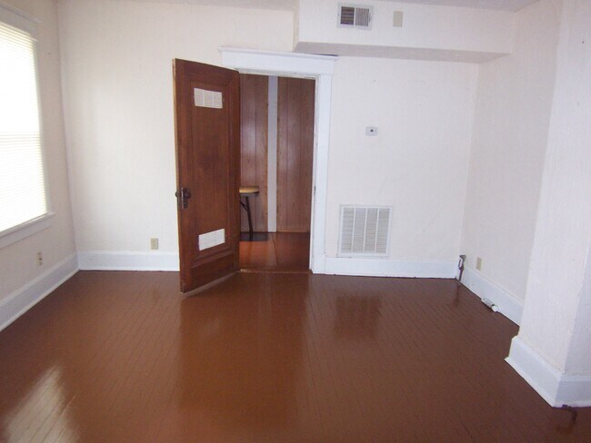 Building Photo - 298 Sherman Ave
