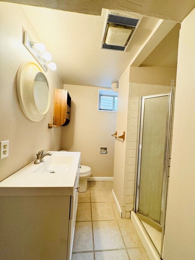Building Photo - Large 3 Bed, 3 Bath House In Greeley - 4 bonus rooms in basement!