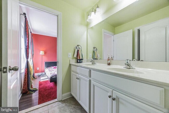 Building Photo - 105 Elton Farm Cir