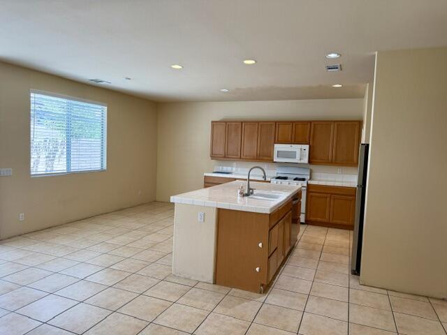 Building Photo - 47497 Lagoon Ct