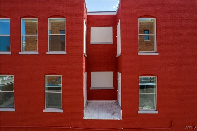 Building Photo - 221 Elizabeth St