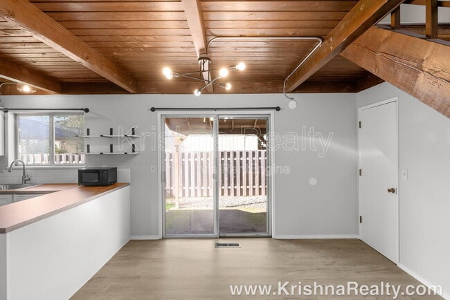 Building Photo - 9957 SW Scott Ct