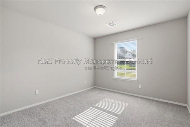 Building Photo - 3706 S 13th Pl