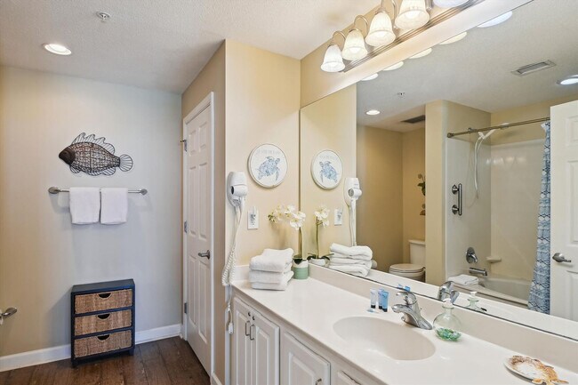 Building Photo - 12011 Front Beach Rd