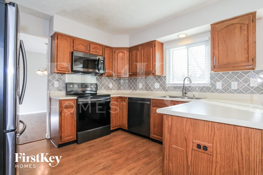 Building Photo - 3072 Hoock Ct