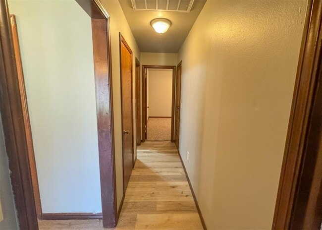 Building Photo - 345 Travis Cir