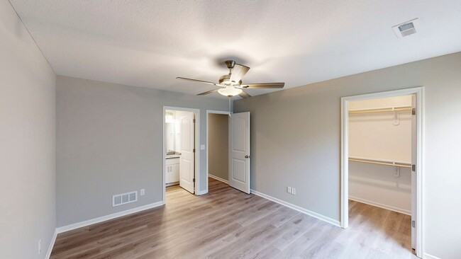 Building Photo - 3 bedroom Townhome Newly Constructed