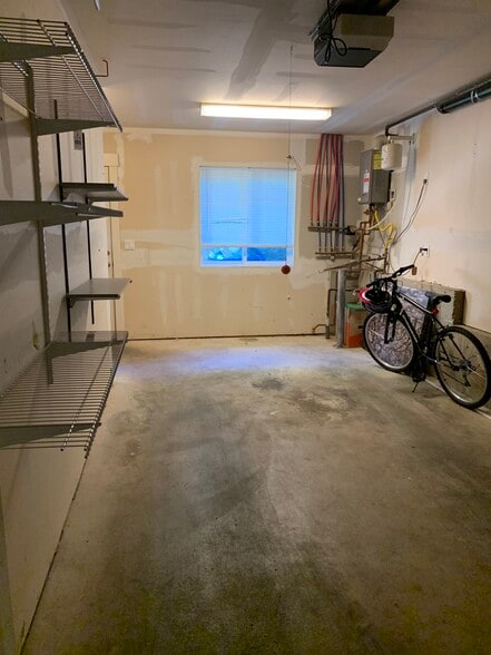 Building Photo - 1017 NE 125th St