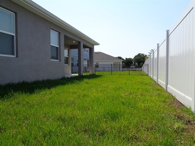Building Photo - 323 Pine Terrace Dr
