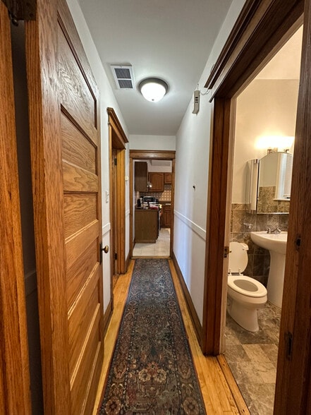 Building Photo - 3759 N Damen Ave