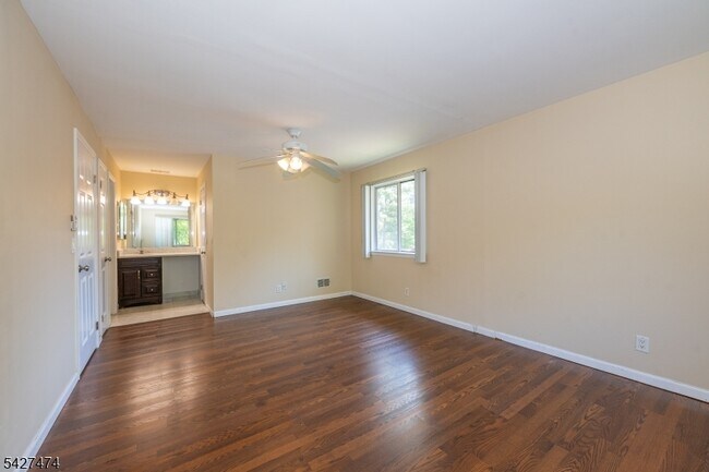 Building Photo - 50 W Lindsley Rd