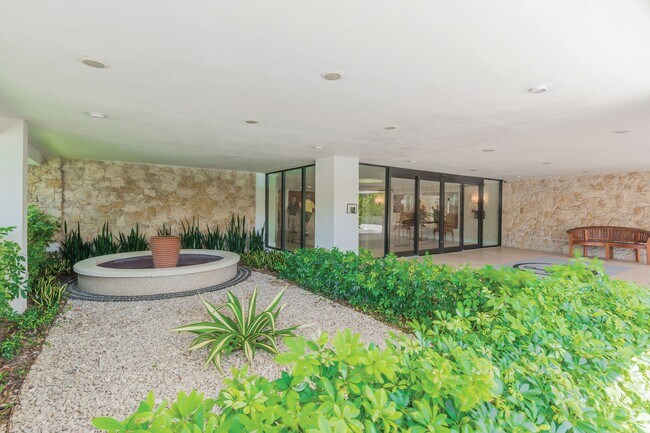 Building Photo - 250 Bradley Pl