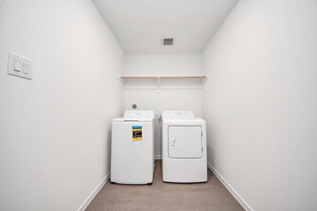 Building Photo - 13499 Sonali Springs Dr