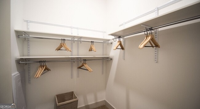 Building Photo - 1000 Rea Dr SW